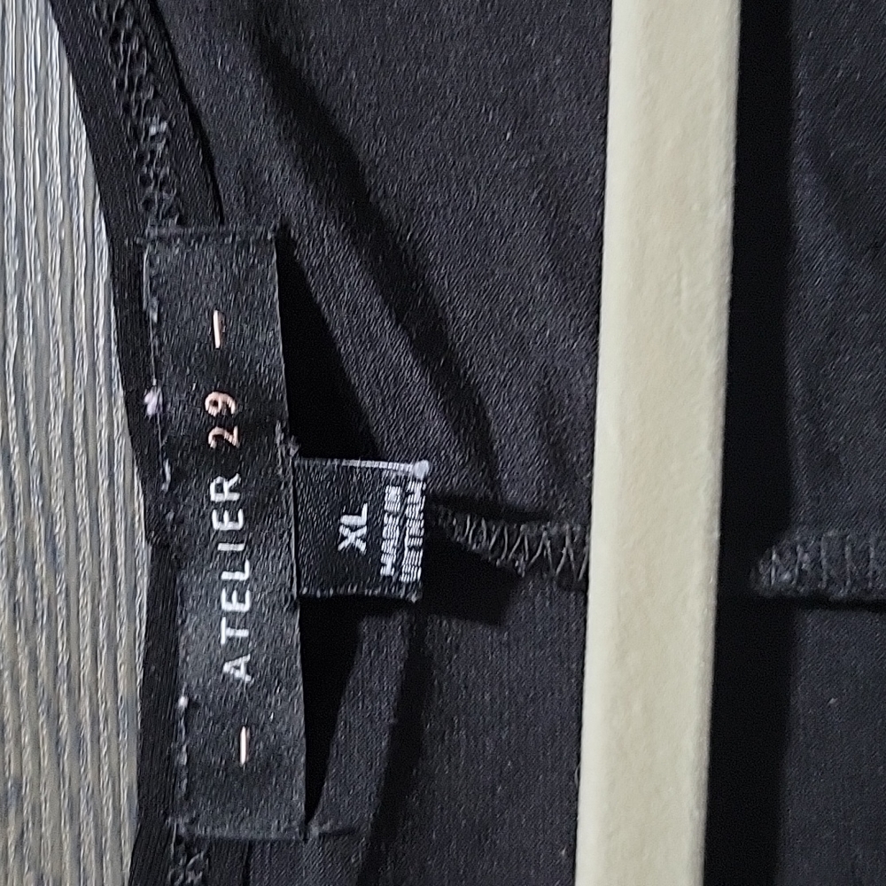 Top - Picture 2 of 2